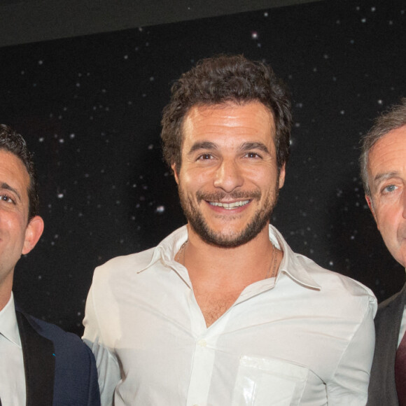 Exclusif - Alain Toledano, Amir et Eric Sebban - Soirée de gala de l'Institut Rafaël au Pavillon Gabriel à Paris. Le 13 décembre 2021. © Erez Lichtfeld / Bestimage