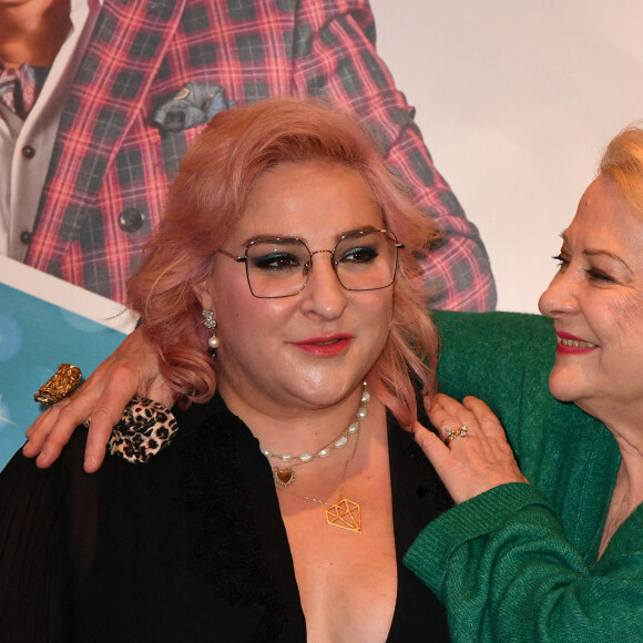 Marilou Berry et sa mère Josiane Balasko lors de l'avant-première du film "Mes très chers enfants" au cinéma UGC Bercy à Paris le 13 décembre 2021. © Veeren / Bestimage