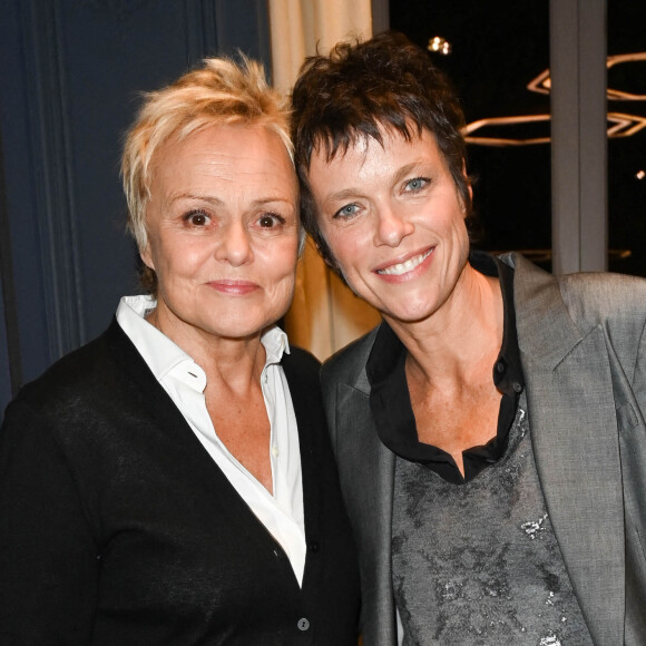 Muriel Robin et sa femme Anne Le Nen - Remise du prix "Fonds de dotation Line Renaud-Loulou Gasté" pour la recherche médicale à la Maison de la Recherche à Paris. © Coadic Guirec/Bestimage 