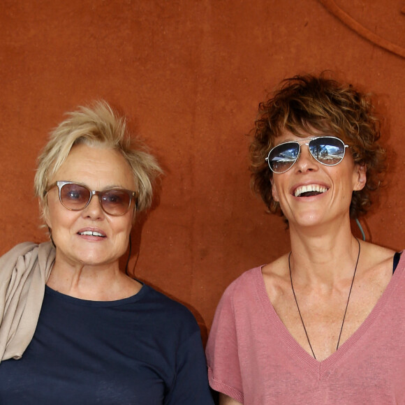 Muriel Robin et sa femme Anne Le Nen au village des Internationaux de France de Tennis de Roland Garros à Paris le 2 juin 2018. © Dominique Jacovides-Cyril Moreau / Bestimage 