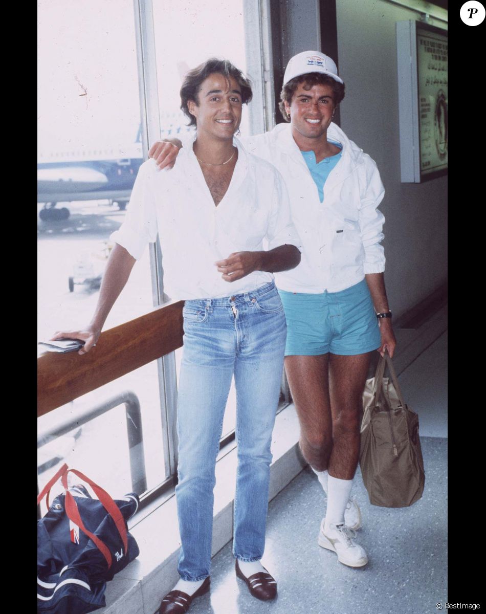 George Michael et Andrew Ridgley du groupe Wham à Londres en 1987.