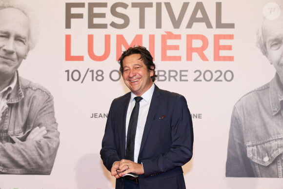 Laurent Gerra lors du photocall de la cérémonie d'ouverture de la 12ème édition du festival Lumière à la Halle Tony Garnier à Lyon le 10 octobre 2020. © Pascal Fayolle / Bestimage 