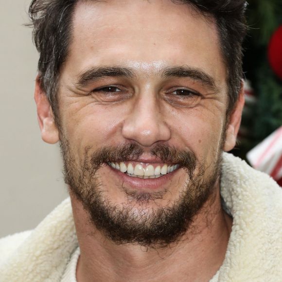 James Franco pose lors de la soirée "Brooks Brothers Annual Holiday Celebration" à Los Angeles le 9 décembre 2018.