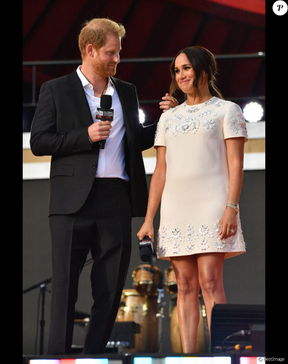 Le prince Harry, duc de Sussex et Meghan Markle sur la scène du "Global Citizen Live Festival" à Central Park à New York, le 25 septembre 2021.