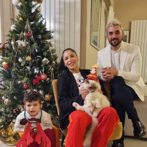 Zaho, Florent Mothe et leur fils Naïm sur Instagram. Le 26 décembre 2021.