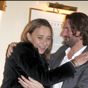 Frédéric Beigbeder et Virginie Despentes, qui reçoit le prix Renaudot pour son livre "Apocalypse bébé". 2010. Paris.