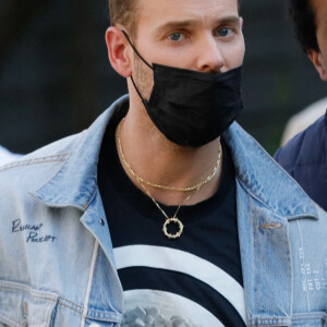 Exclusif - M. Pokora (Matt Pokora) - Sortie des personnalités après le tournage de l'émission "Vivement Dimanche" qui sera diffusée le 24 octobre 2021 au Studio Gabriel à Paris, France, le 14 octobre 2021. © Christophe Clovis / Bestimage 