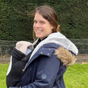 Eugenie d'York a partagé des photos intimes avec son mari et leur bébé pour le Nouvel An, sur Instagram.