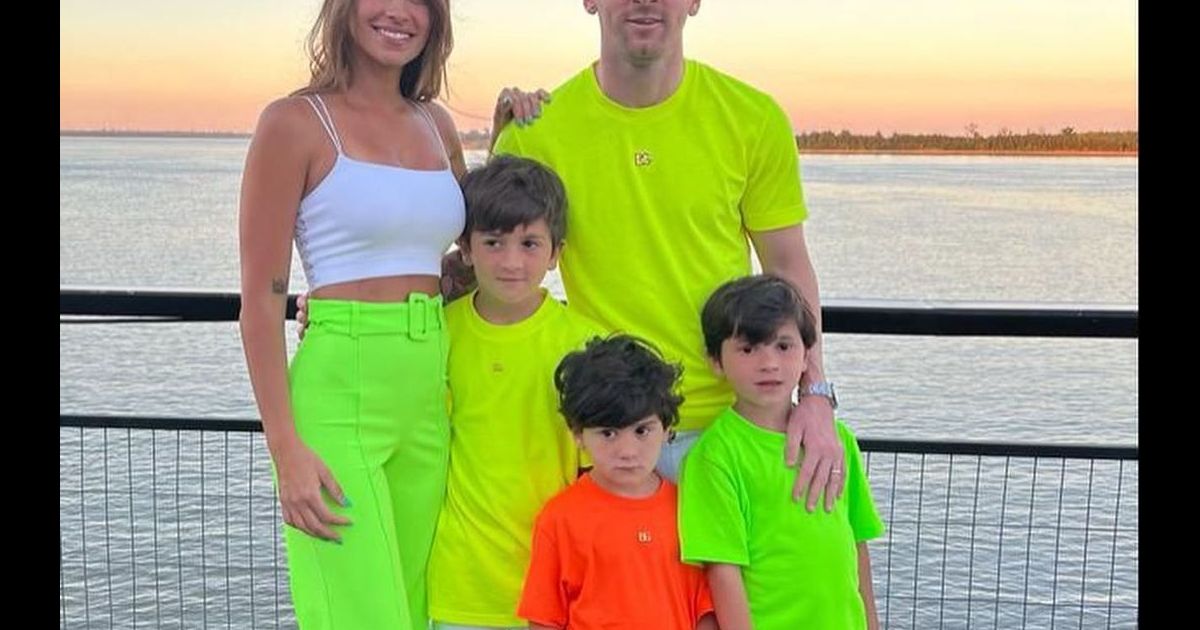 Lionel Messi : Moqueries pour sa photo de famille et mauvaise nouvelle… Lionel Messi : Moqueries pour sa photo de famille et mauvaise nouvelle…