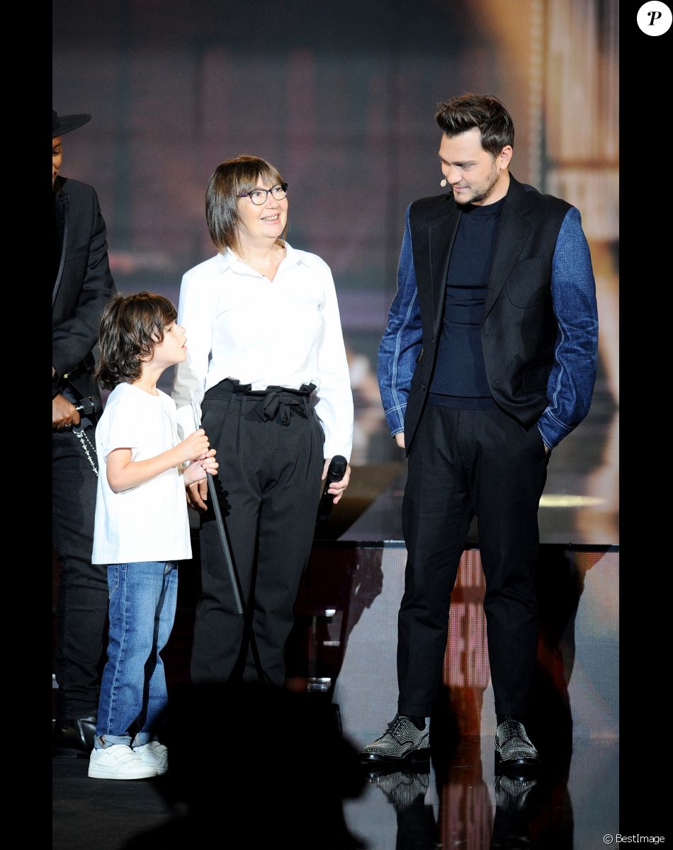 Exclusif - Jeff Panacloc, Brigitte Colcanap (mère) et Marloe (Frère) - Surprises - Enregistrement de l'émission "La Chanson secrète 9" à la Seine musicale à Paris, diffusée le 27 novembre sur TF1 à 21h05. © Gaffiot-Moreau / Bestimage