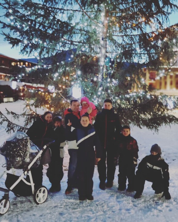 La famille Conzalez de "Familles nombreuses" au ski