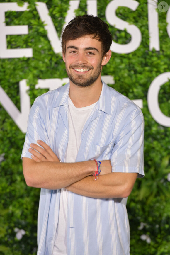 Clément Remiens pour la série Ici tout commence, sur le photocall du 60eme Festival de Télévision de Monte-Carlo au Grimaldi Forum à Monaco le 20 juin 2021. © Bruno Bebert/Bestimage