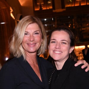 Exclusif - Michèle Laroque, Elodie Piège - Soirée d'inauguration du restaurant "Le Mimosa" à Paris, le 22 novembre 2021. © Rachid Bellak/Bestimage