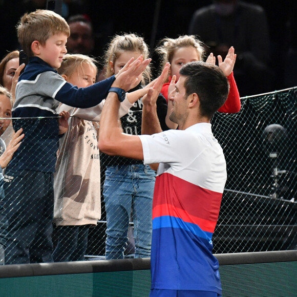 Novak Djokovic - Novak Djokovic remporte la finale homme du Rolex Paris Masters face à Daniil Medvedev le 7 novembre 2021. © Veeren/Bestimage