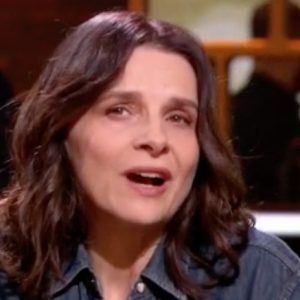 Juliette Binoche balance sur l'acteur américain ultra connu qui lui a fait "du genou sous la table pendant une audition" dans l'émission "On est en direct" sur France 2.