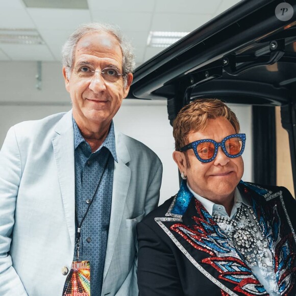 Le producteur français Gérard Drouot et Elton John.