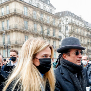 Julie Jardon et Francis Lalanne - Arrivées à la messe en hommage aux frères Igor et Grichka Bogdanoff (Bogdanov) en l'église de La Madeleine à Paris. Le 10 janvier 2022 © Jacovides-Moreau / Bestimage 