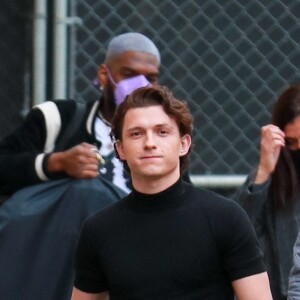 Tom Holland arrive à l'émission "Jimmy Kimmel Live!" à Los Angeles, le 13 décembre 2021. 