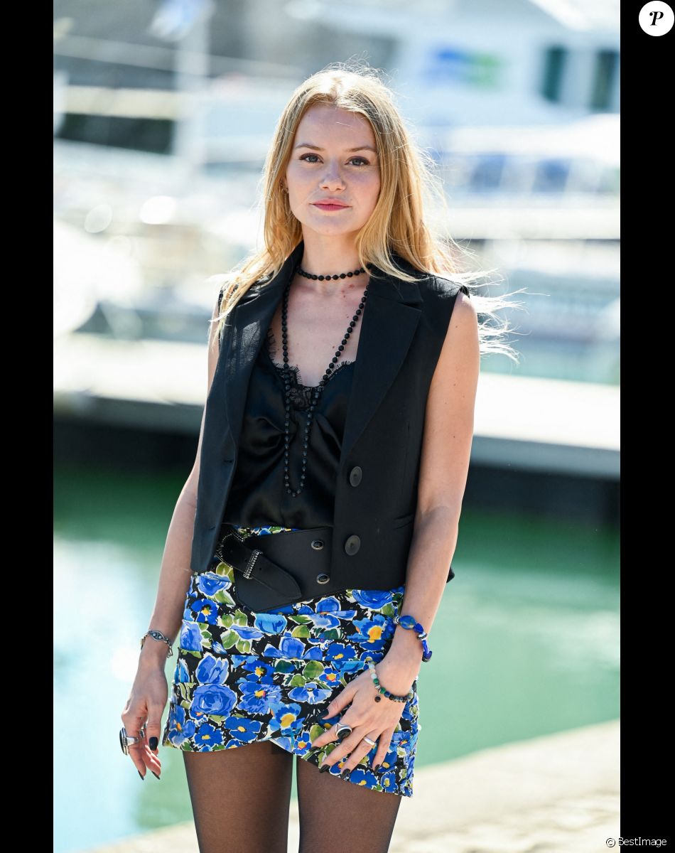 Romane Jolly - Photocall lors du Festival de la Fiction de La Rochelle. Le 17 septembre 2021