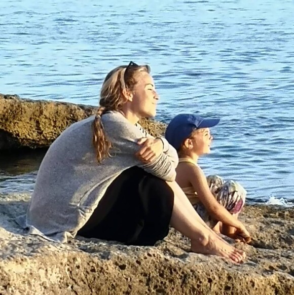 Aurélie Vaneck avec sa fille Charlie, photo Instagram du 24 juin 2020