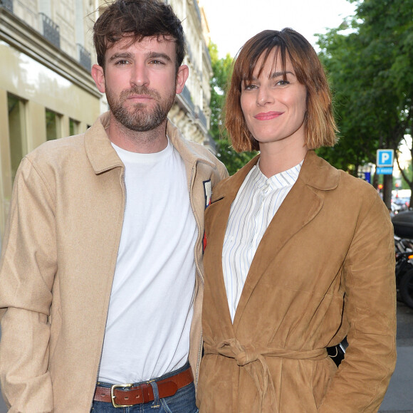 Fauve Hautot et son compagnon Jules Renault - Photocall de la premiére du spectacle "Bionic Showgirl" avec V. Modesta au Crazy Horse à Paris le 3 juin 2019. © Veeren/Bestimage