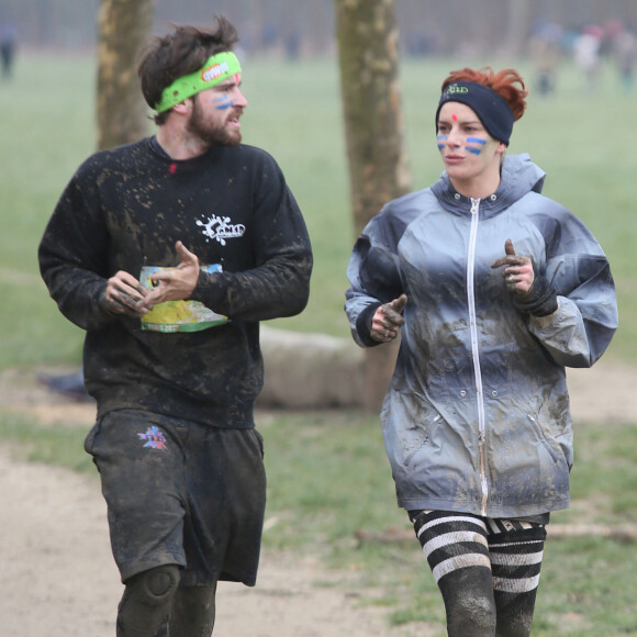 Fauve Hautot et son compagnon Jules Renault - Course SoMAD au château de Vincennes à Paris le 20 mars 2016. Fauve Hautot est la marraine de l'édition 2016 de cette course à obstacles. © CVS/Bestimage