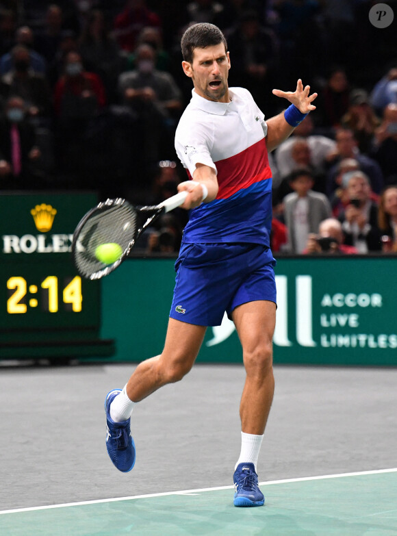 Novak Djokovic - Novak Djokovic remporte la finale homme du Rolex Paris Masters face à Daniil Medvedev le 7 novembre 2021. © Veeren/Bestimage