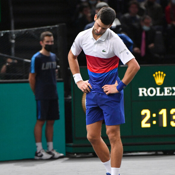 Novak Djokovic remporte la finale homme du Rolex Paris Masters face à Daniil Medvedev le 7 novembre 2021. © Veeren/Bestimage