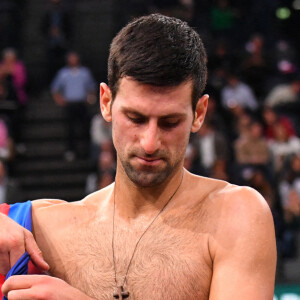 Novak Djokovic remporte la finale homme du Rolex Paris Masters face à Daniil Medvedev le 7 novembre 2021. © Veeren/Bestimage