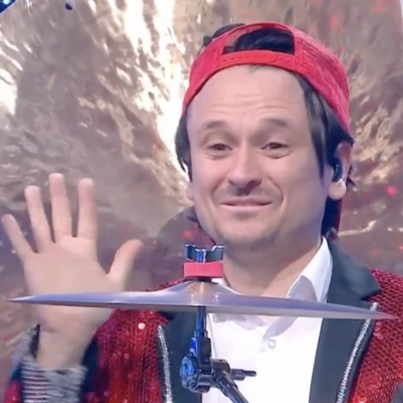 Nagui annonce le départ du batteur Damien Schmitt dans "N'oubliez pas les paroles" - France 2, émission de mercredi 19 janvier 2022