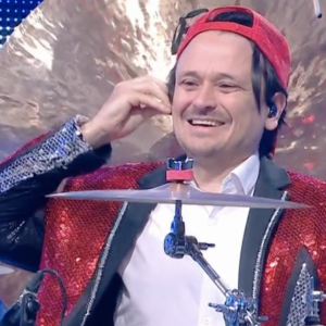 Nagui annonce le départ du batteur Damien Schmitt dans "N'oubliez pas les paroles" - France 2, émission de mercredi 19 janvier 2022