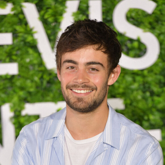 Clément Remiens pour la série Ici tout commence, sur le photocall du 60eme Festival de Télévision de Monte-Carlo au Grimaldi Forum à Monaco le 20 juin 2021. © Bruno Bebert/Bestimage