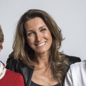 Exclusif - Anne-Claire Coudray, son père Jean et sa mère Michelle Coudray - Backstage - Enregistrement de l'émission "La Chanson secrète 10" diffusée sur TF1 le 22 janvier 2022 © Jacovides-Moreau / Bestimage