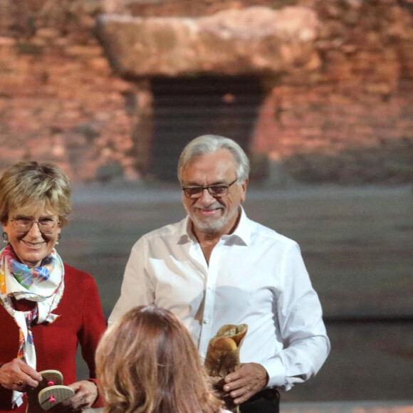 Exclusif - Julie Pietri, Michelle et Jean, les parents de Anne-Claire Coudray - Surprises - Enregistrement de l'émission "La Chanson secrète 10" diffusée sur TF1 le 22 janvier 2022 © Jacovides-Moreau / Bestimage