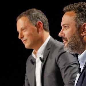 Marc-Olivier Fogiel (directeur général de BFMTV), Bruce Toussaint - Conférence de presse de rentrée de BFMTV saison 2021/2022 à l'Altice Campus à Paris, France, le 25 août 2021. © Christophe Clovis/Bestimage