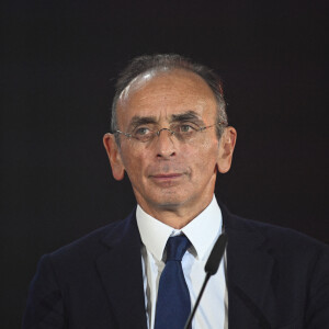 Le candidat à la présidentielle d'extrême droite, Eric Zemmour lors d'un meeting de campagne au Palais des Victoires à Cannes, France, le 22 janvier 2022. © Lionel Urman/bestimage