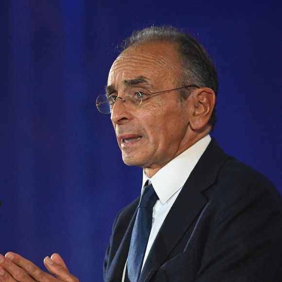 Le candidat à la présidentielle d'extrême droite, Eric Zemmour lors d'un meeting de campagne au Palais des Victoires à Cannes, France, le 22 janvier 2022. © Lionel Urman/bestimage