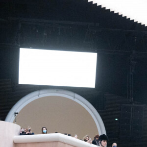 Charlotte Casiraghi défile à cheval lors du 2ème défilé de mode Haute-Couture 2022 "Chanel" au Grand Palais Ephémère à Paris. Le 25 janvier 2022 © Olivier Borde / Bestimage