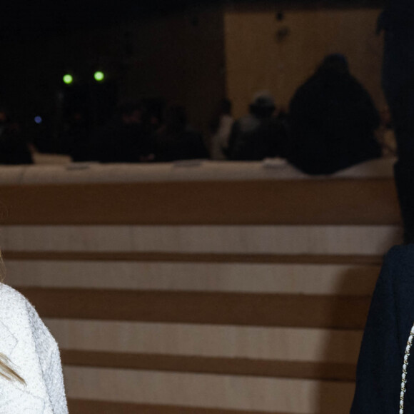 Margot Robbie et Angèle assistent au 2ème défilé de mode Haute-Couture 2022 "Chanel" au Grand Palais Ephémère à Paris. Le 25 janvier 2022 © Olivier Borde / Bestimage