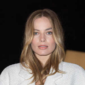 Margot Robbie assiste au 2ème défilé de mode Haute-Couture 2022 "Chanel" au Grand Palais Ephémère à Paris. Le 25 janvier 2022 © Olivier Borde / Bestimage