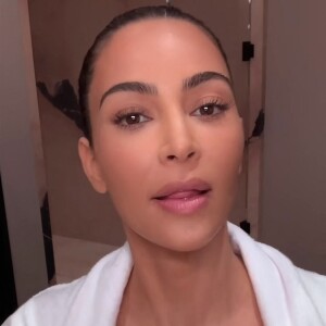 Les secrets de beauté KKW de Kim Kardashian. 