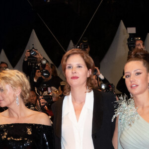 Laure Calamy, Niels Schneider, Virginie Efira, Justine Triet, Adèle Exarchopoulos, Gaspard Ulliel, Paul Hamy - Descente des marches du film "Sibyl" lors du 72ème Festival International du Film de Cannes. Le 24 mai 2019 © Borde / Bestimage