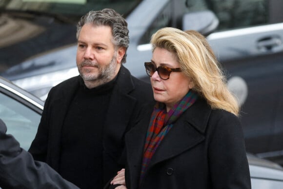 Catherine Deneuve - Arrivées aux obsèques de Gaspard Ulliel en l'église Saint-Eustache à Paris. Le 27 janvier 2022. © Jacovides-Moreau / Bestimage