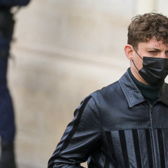 Niels Schneider - Arrivées aux obsèques de Gaspard Ulliel en l'église Saint-Eustache à Paris. Le 27 janvier 2022. © Jacovides-Moreau / Bestimage