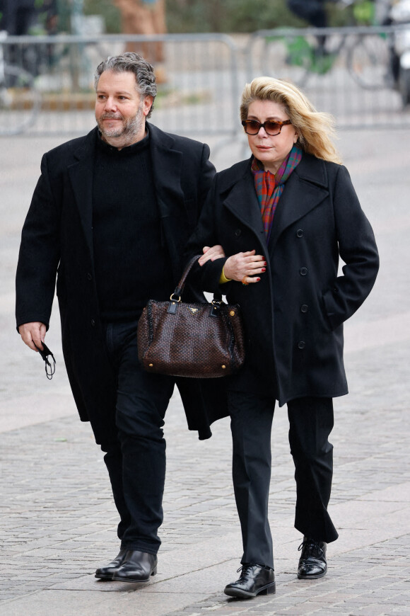 Catherine Deneuve - Arrivées aux obsèques de Gaspard Ulliel en l'église Saint-Eustache à Paris. Le 27 janvier 2022. © Jacovides-Moreau / Bestimage