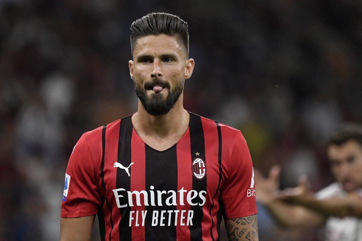 Photo Olivier Giroud Olivier Giroud Marque Un Doublé Lors De Son Premier Match Au Milan Ac