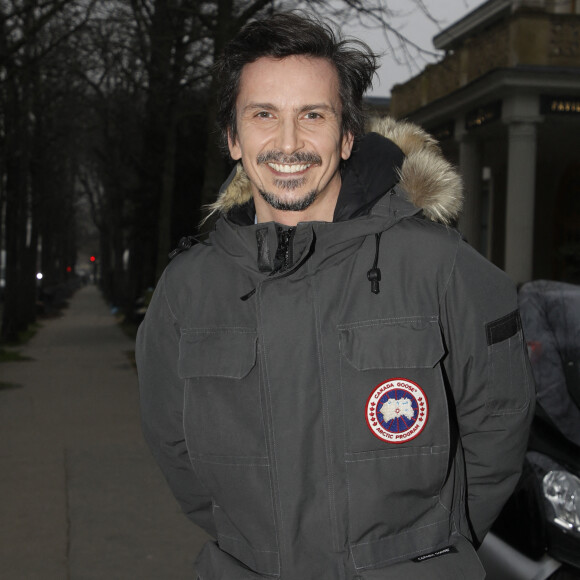 Exclusif - Arnaud Tsamere - Arrivées des artistes à l'enregistrement de l'émission "Vivement dimanche prochain" au studio Gabriel à Paris, diffusée le 30 janvier 2022.