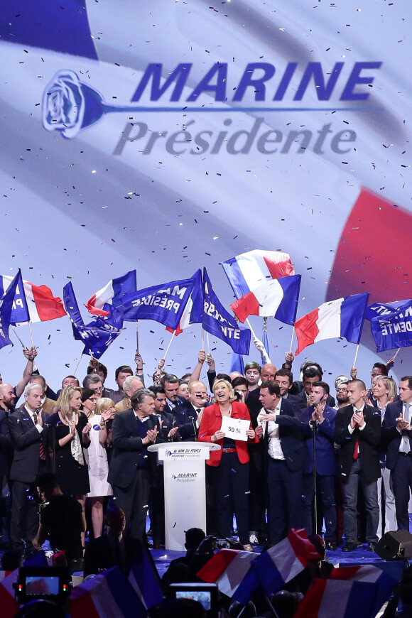 Steeve Briois, Marion Maréchal-Le Pen, Gilbert Collard, Marine Le Pen, Franck de Lapersonne - Meeting de Marine Le Pen, candidate du parti le front national pour l'élection présidentielle, au Zenith, Paris, France, le 17 avril 2017.