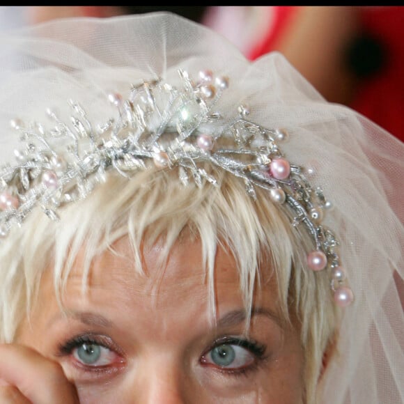 Mariage de Mimie Mathy et Benoist Gérard à la Mairie de Neuilly-sur-Seine.