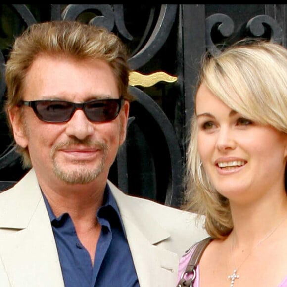 Archive - Johnny Hallyday et Laeticia au mariage de Mimie Mathy en la mairie de Neuilly Sur Seine. © Guillaume Gaffiot / Bestimage